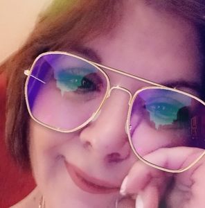 Meet your Posher, Debra